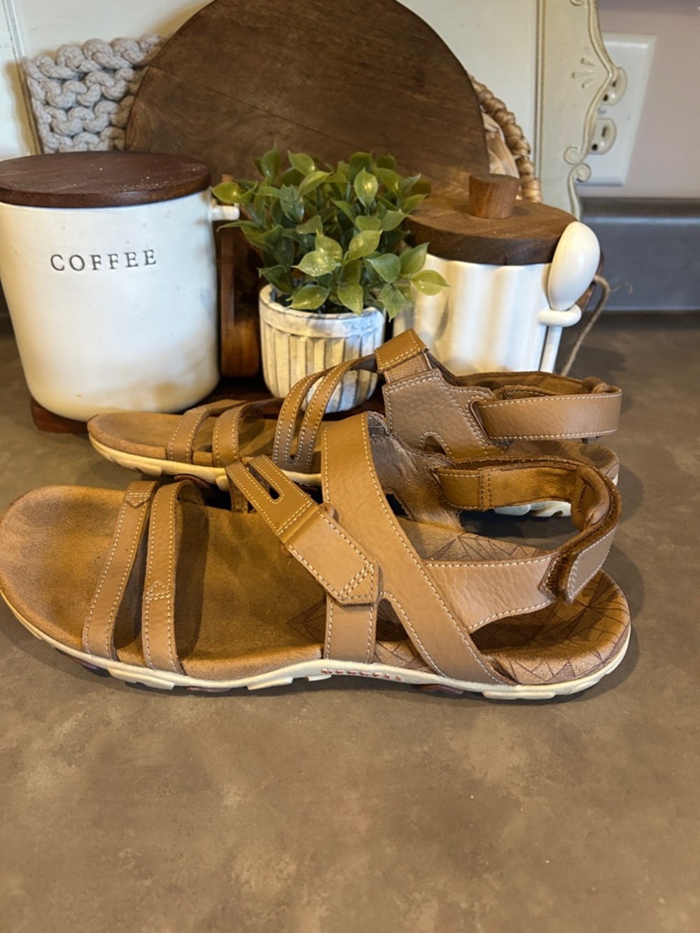 Merrell Sandspur Rose Sandals in Tan Beige - Picture 2 of 6